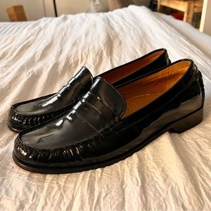 Cole Haan black patent leather Penny loafers size 8 great condition preppy